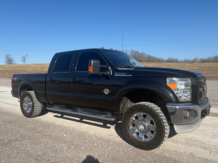 2011-ford-f250-lariat-image-2