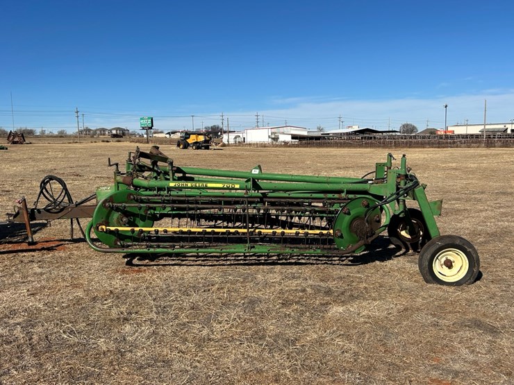 john-deere-700-image-2