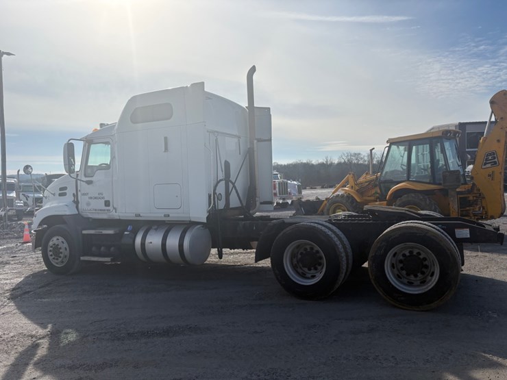 #30491-•-2012-mack-cxu613-tandem-axle-truck-tractor-image-7