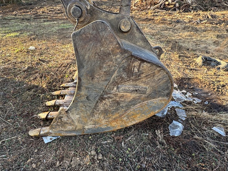 komatsu-pc270-lc-8-image-17