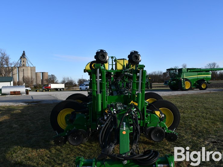 2020-john-deere-1775nt-image-14