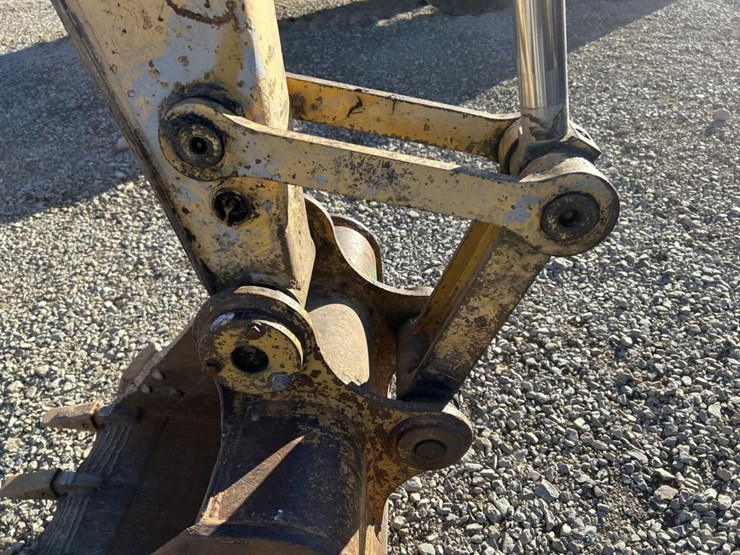 caterpillar-307-image-12