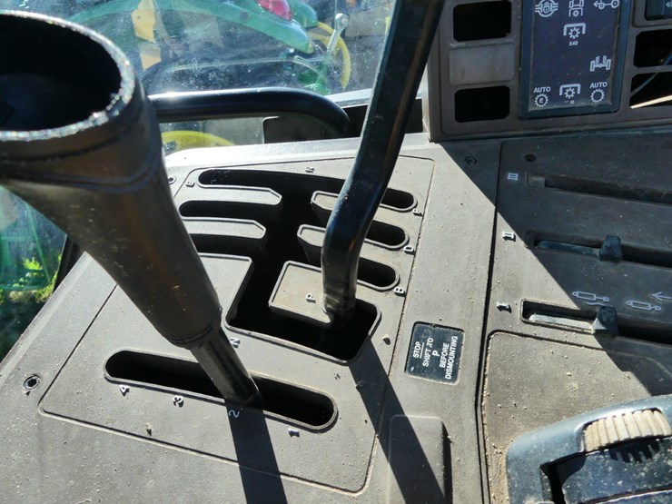 2001-john-deere-6210-image-17