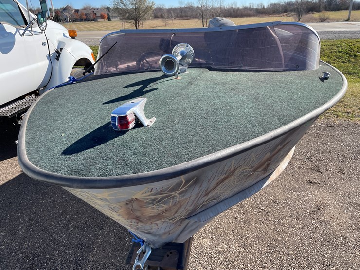 #1300-•-1953-crestliner-v4tl-aluminum-fishing-boat-with-trailer-(has-wi-title)-image-30