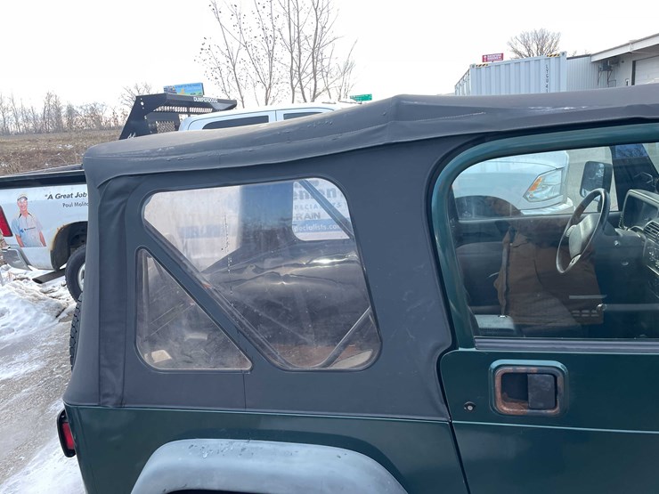 2000-jeep-wrangler-sport-image-22