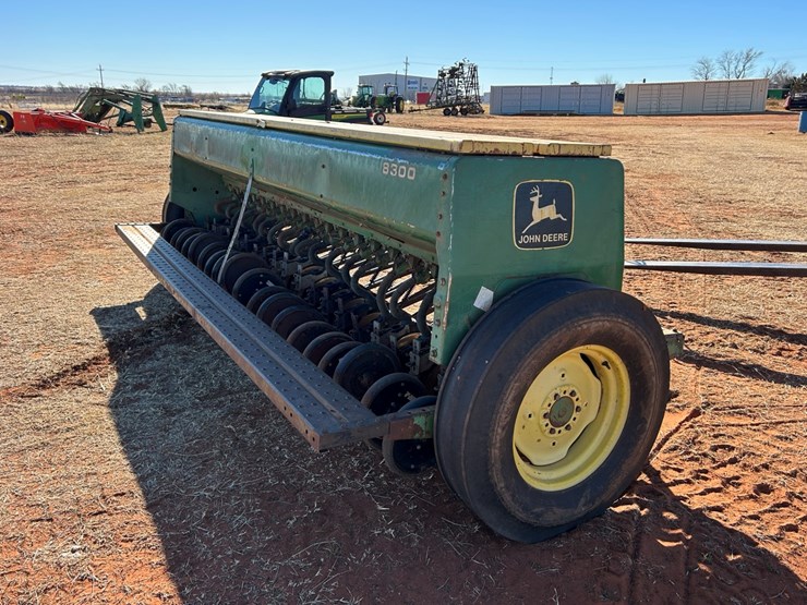 john-deere-8300-image-6