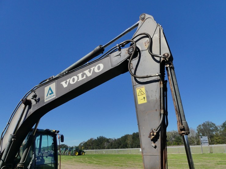 volvo-ec220el-image-3