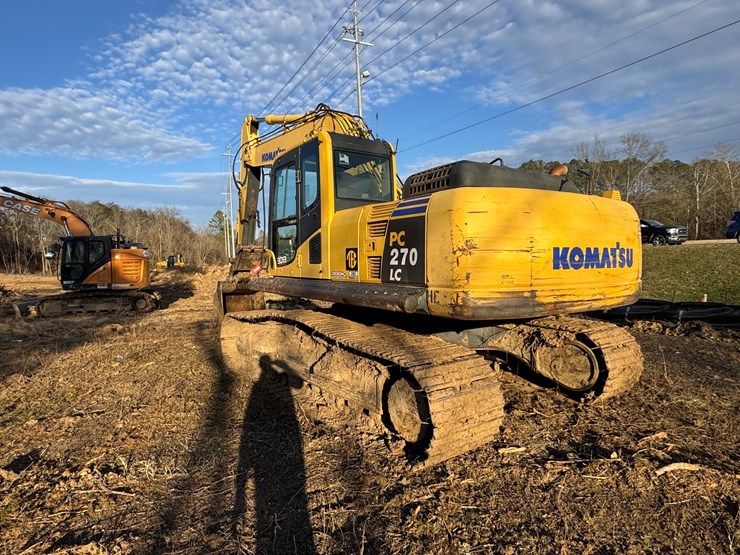 komatsu-pc270-lc-8-image-7