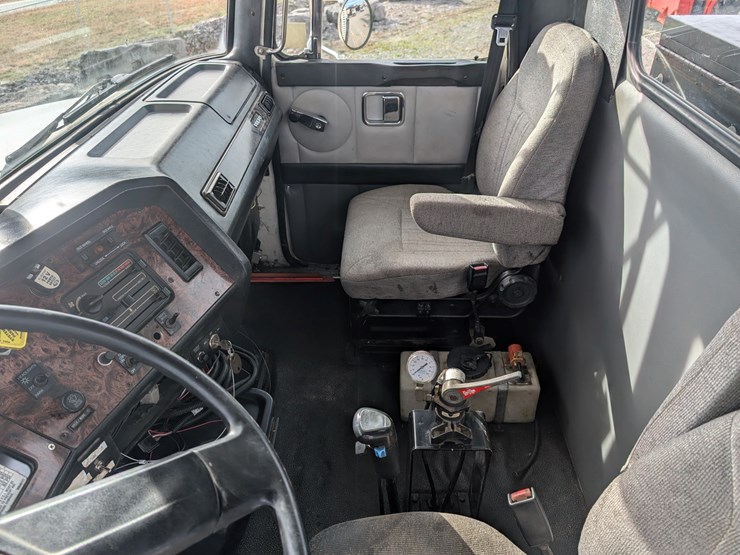 2001-national-1800-image-6