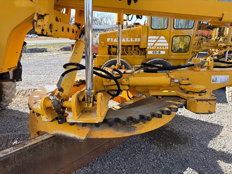 volvo-g710b-image-10