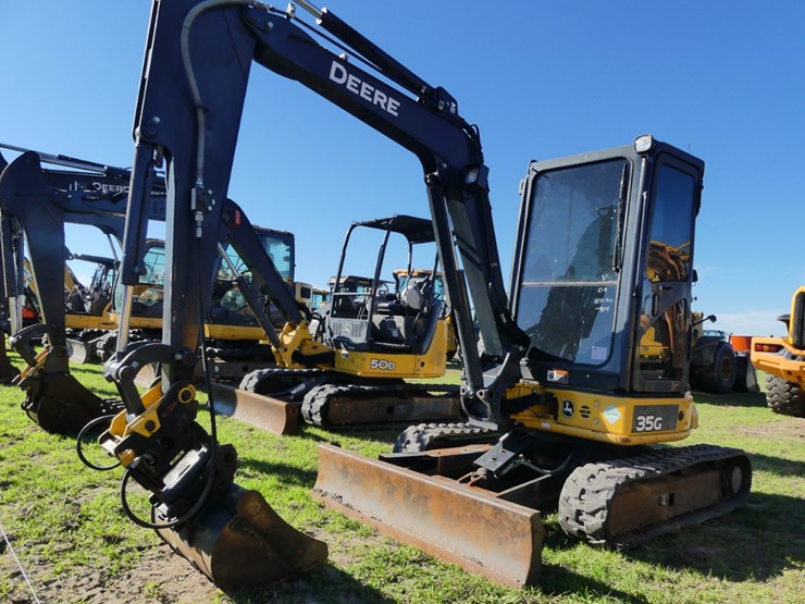 2019-deere-35g-image-2