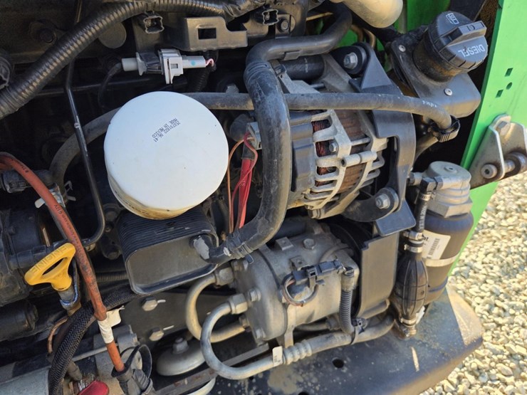 2018-bobcat-t740-image-30