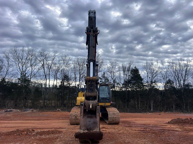 #2196-•-deere-470g-cl-excavator-image-8