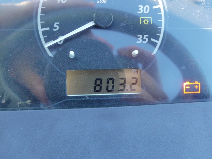 2021-john-deere-1025r-image-15