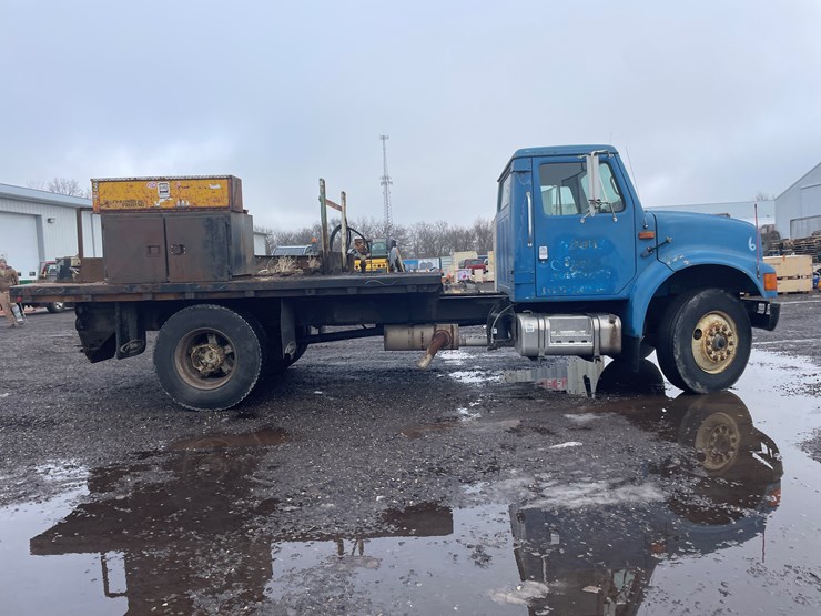 #1015-•-1992-navistar-international-transportation-flatbed-truck-(has-wi-title)-image-4