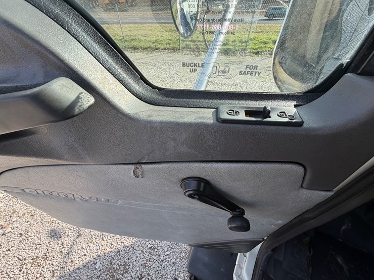 2016-mack-pinnacle-cxu613-image-31