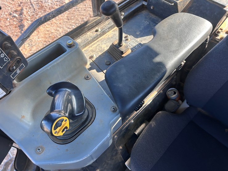 komatsu-d61pxi-24-image-44