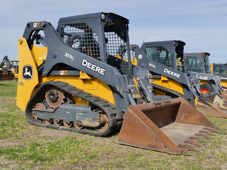 2020-deere-317g-image-1