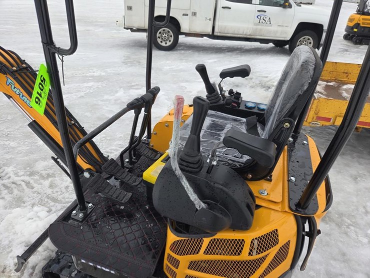 #5016-•-unused-future-ft15p-mini-excavator-image-22
