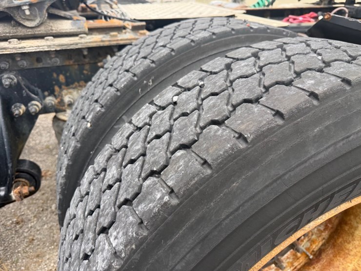 #30502-•-2018-freightliner-cascadia-tandem-axle-truck-tract-image-18