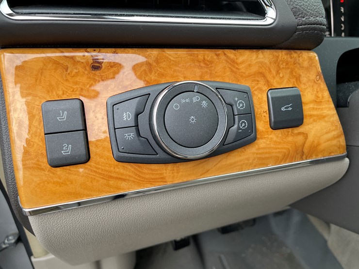 2012-lincoln-mkx-image-41