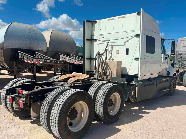 2014-international-prostar-image-7