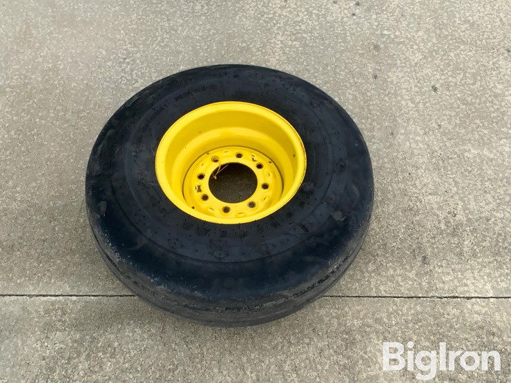 goodyear-12.5l-15-tire-on-a-8-bolt-rim-image-4