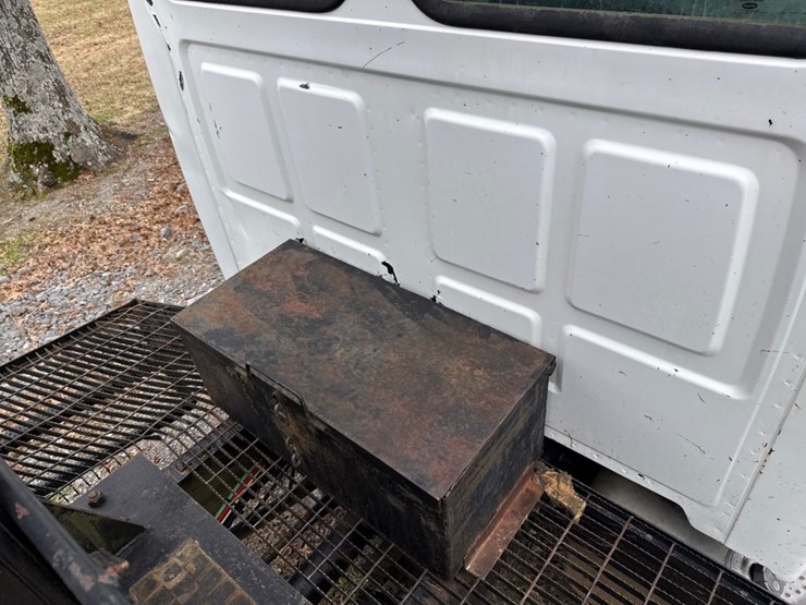 #30694-•-2008-sterling-litter/debris-truck-image-15