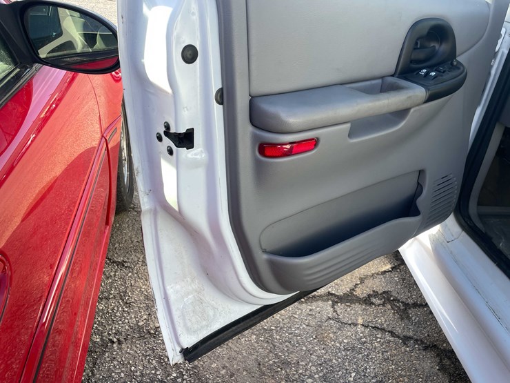 2005-chevrolet-venture-image-32