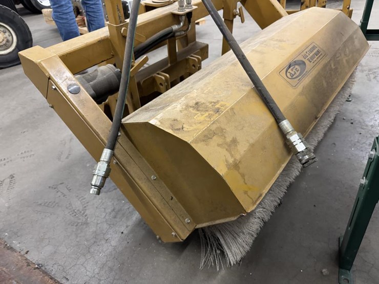 #3281-•-ase-sweeper-broom-attachment-image-3