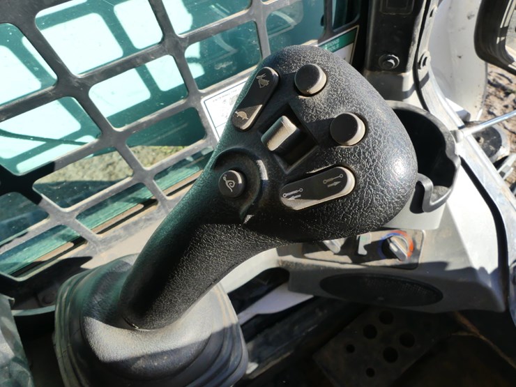 2021-bobcat-t770-image-14