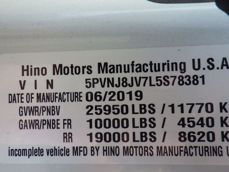 2020-hino-268a-image-9