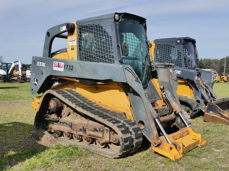 2013-deere-333e-image-1