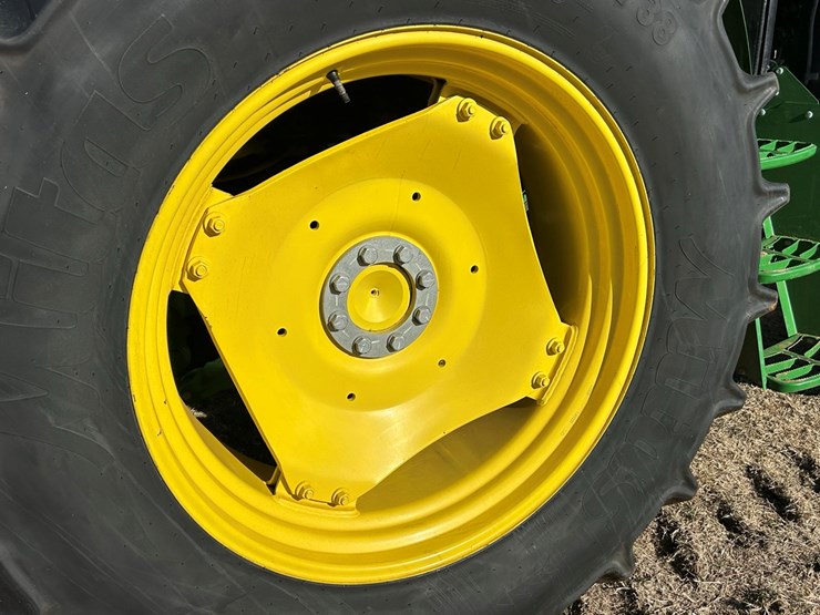 john-deere-6105e-image-29