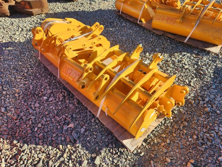 #6024-•-unused-mini-excavator-attachment-set-image-4