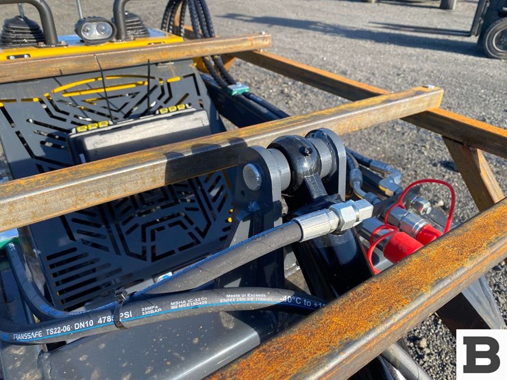 2025-sdlanch-sdll60-mini-skid-steer-loader-image-9