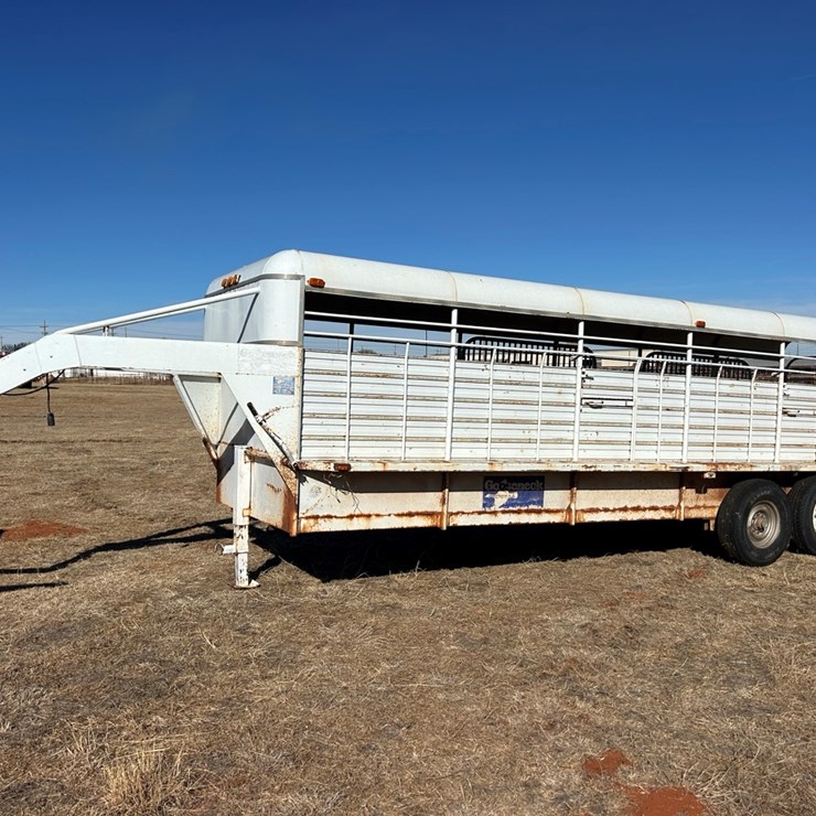 #83 • 1993 Gooseneck livestock Trailer