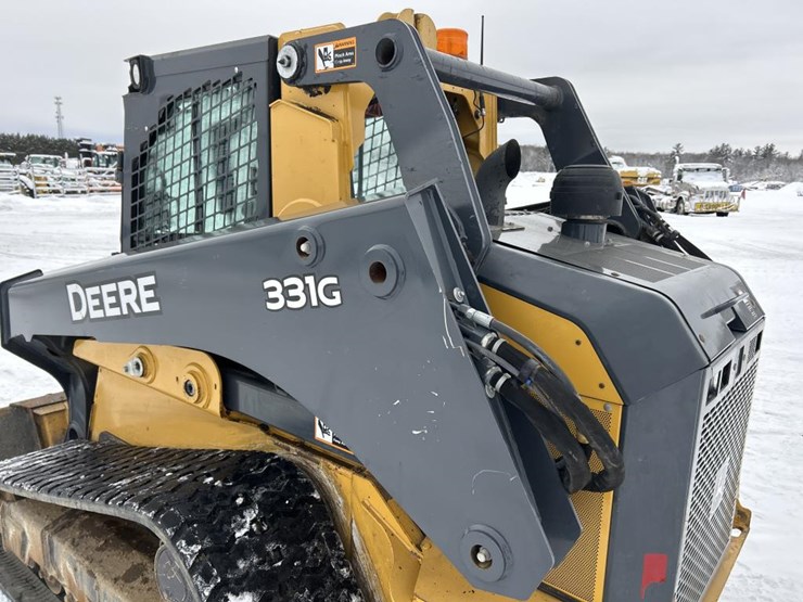 2019-deere-331g-image-31