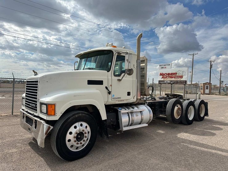 2011-mack-chu-(pinnacle)-image-1