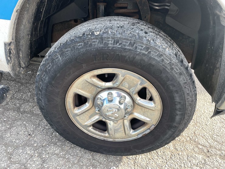 2016-ram-2500-tradesman-image-10