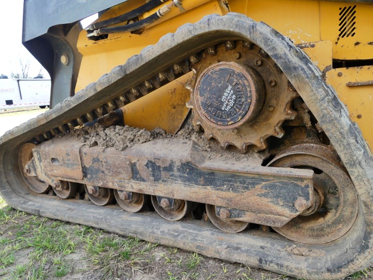 2013-deere-333e-image-6