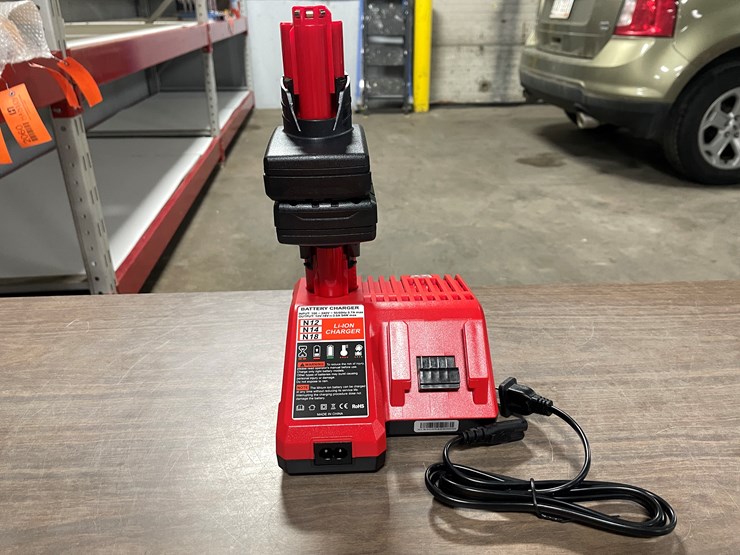 #2067-•-milwaukee-compatible-12v-batteries,-comes-with-(2)-batteries-(cw)-image-3