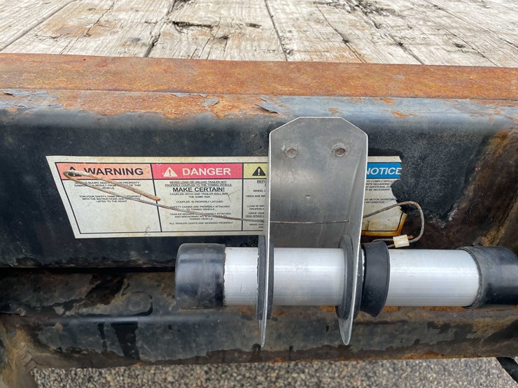 #1994-•-2017-trailer-(no-title)-(of)-image-37