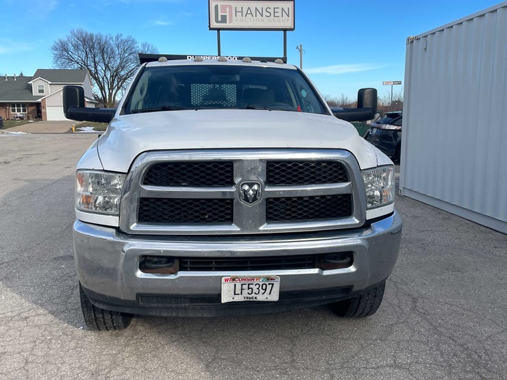 2016-ram-2500-tradesman-image-2