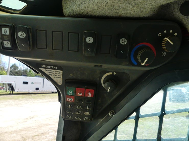 2013-deere-333e-image-15