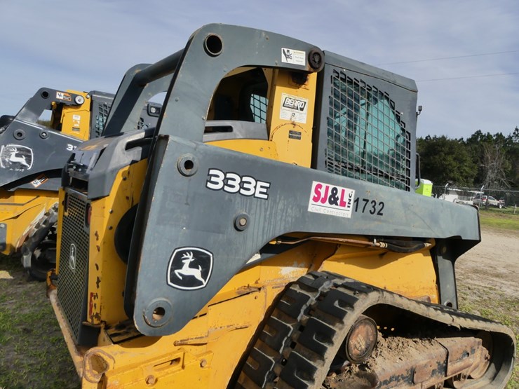 2013-deere-333e-image-7