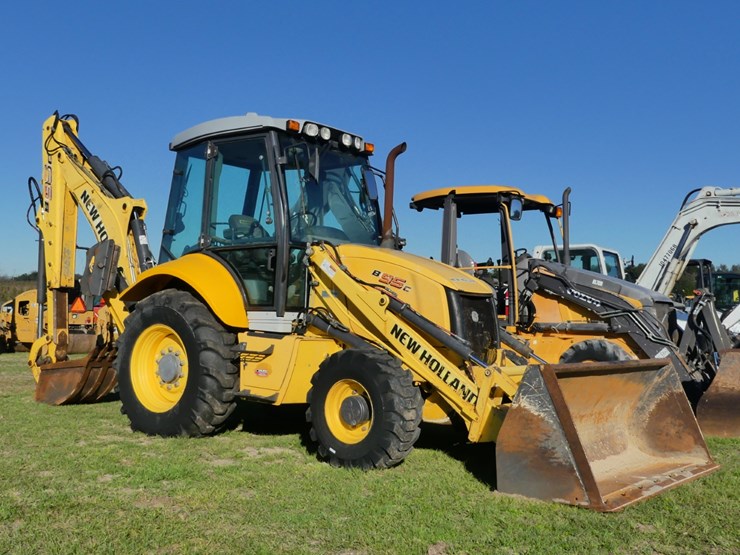 2014-new-holland-b95c-image-1