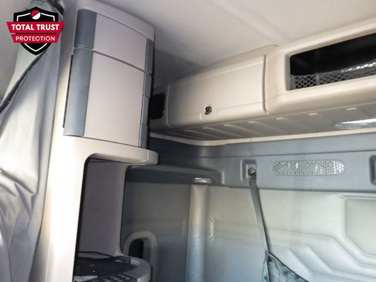 2020-freightliner-cascadia-113-image-25