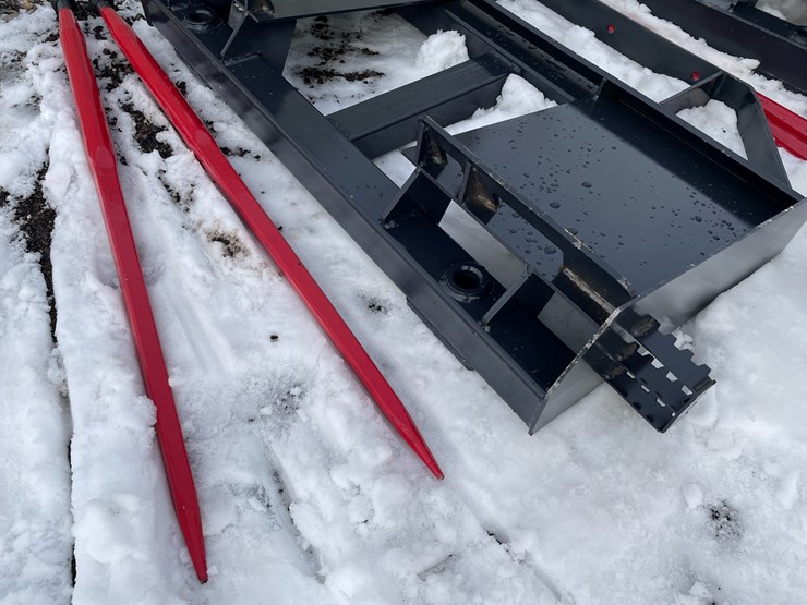 #1452-•-unused,-landhonor-skidsteer-bale-spear-image-3