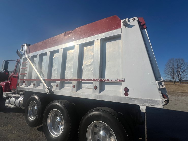 2004-mack-granite-cv713-image-12